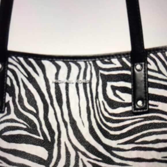 MICHAEL Michael Kors Carter Large Open Tote - Picture 8 of 9